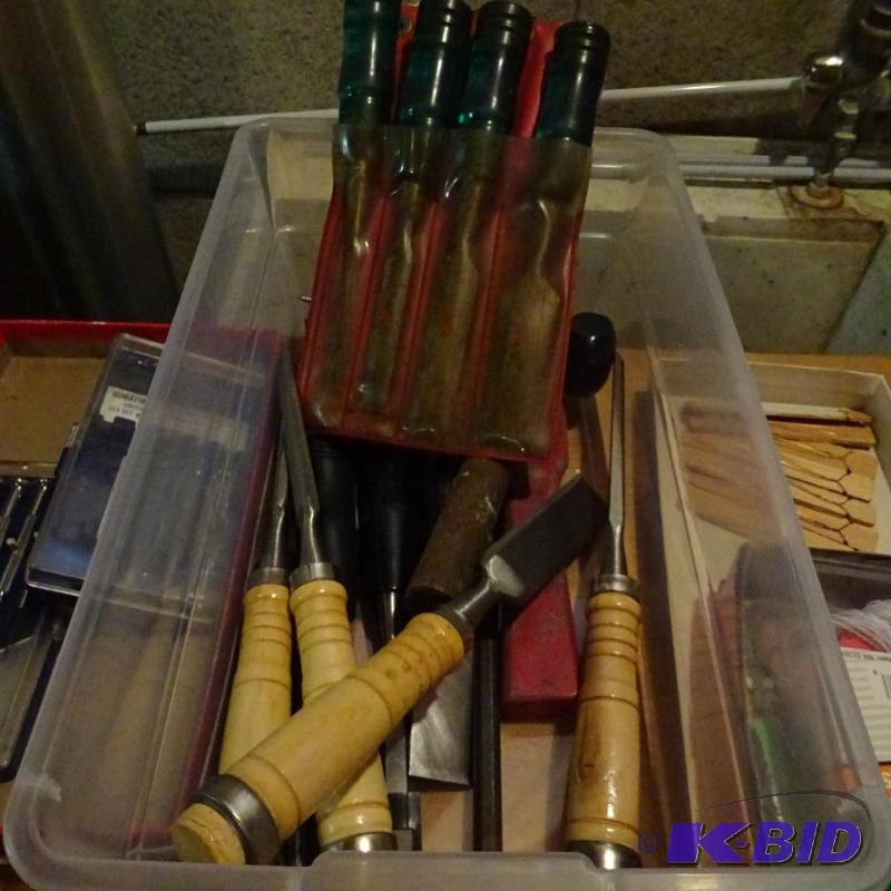 lot 190 image: Misc Chisels...