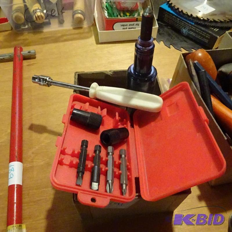 lot 191 image: Screw Gun Bits. Nut Driver, Oiler...