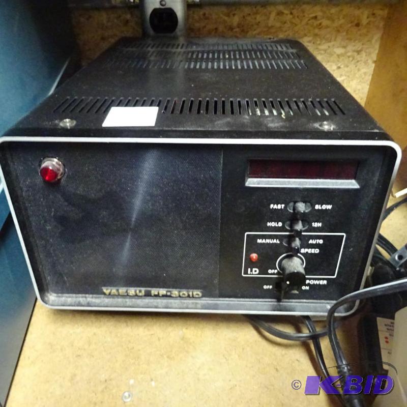 lot 2 image: VAESU FP-301D 12 Volt Power Supply...