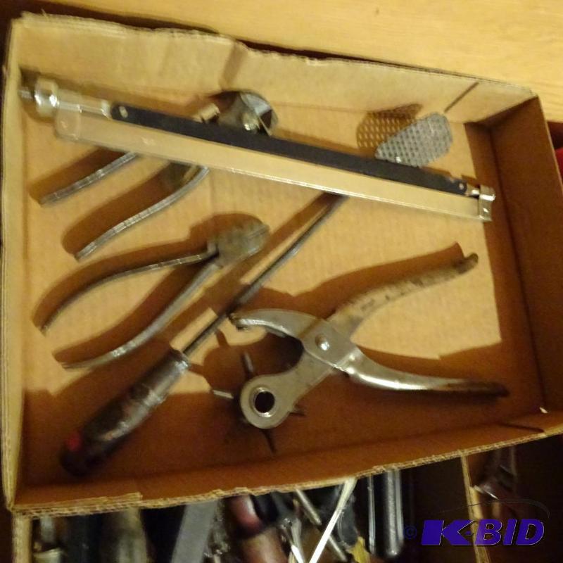 lot 215 image: Misc Tools...