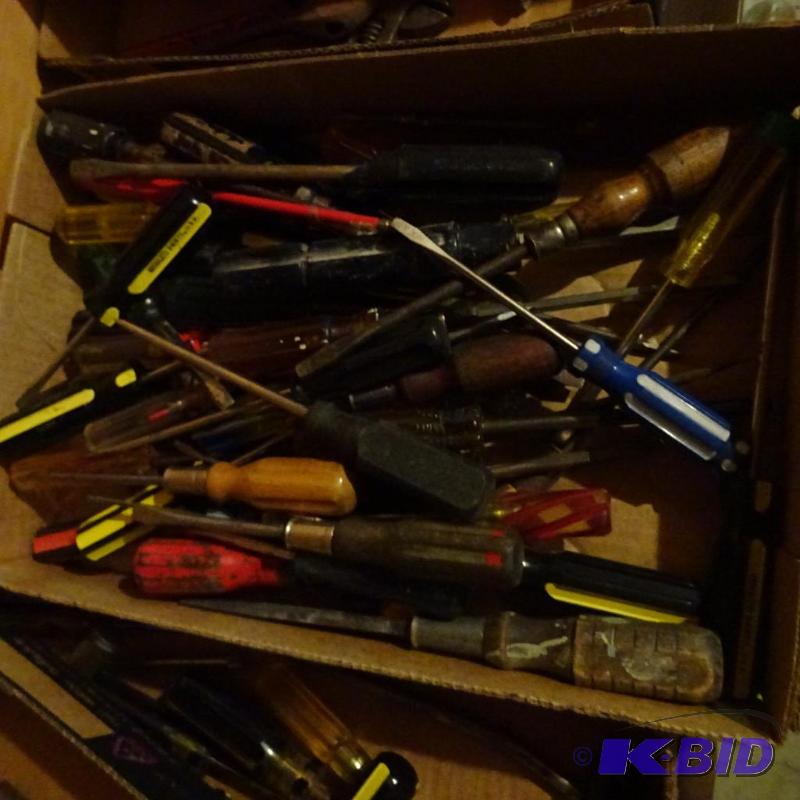 lot 216 image: Misc Straight Screw Drivers...