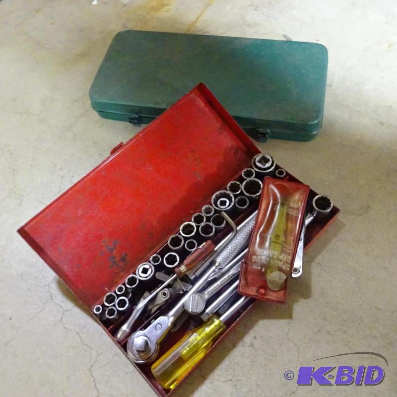 lot 252 image: 14 Drive Tool Set...