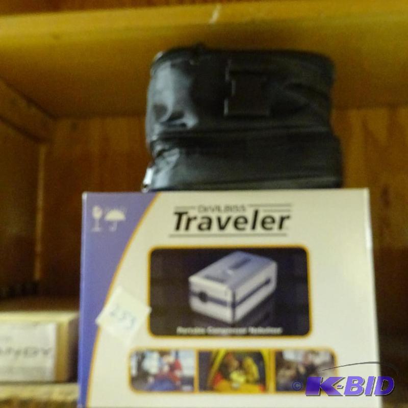 lot 253 image: Devilbiss Traveler Portable Compressor Nebuli...