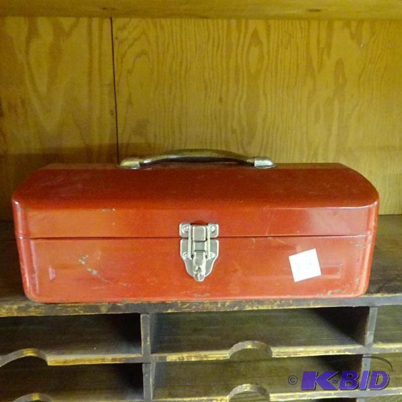 lot 256 image: MEtal Carrying Tool Box...