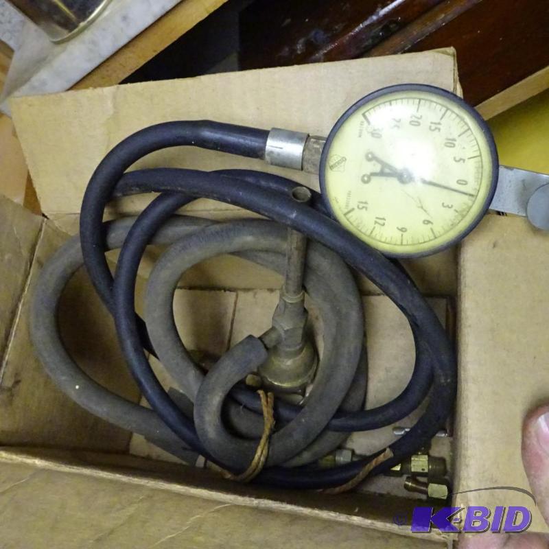 lot 275 image: Vintage Pressure Vacuum Tester...