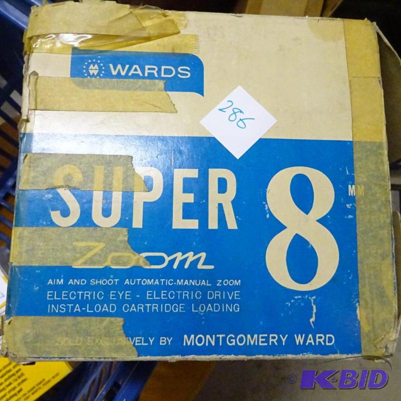 lot 286 image: Wards Super 8 Zoom Movie Camera...