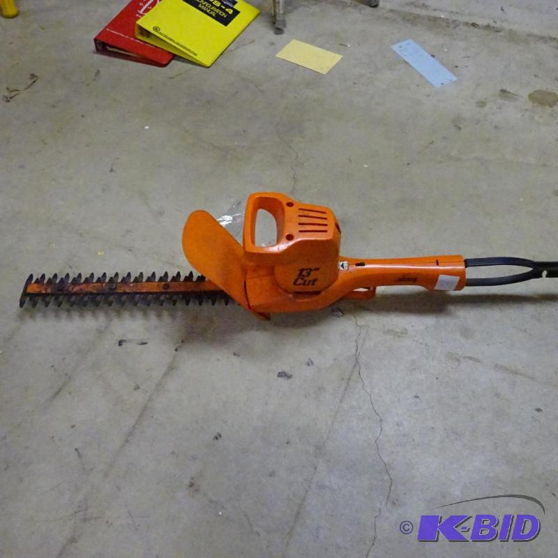 lot 297 image: 13&quotElectric Hedge Trimmer...