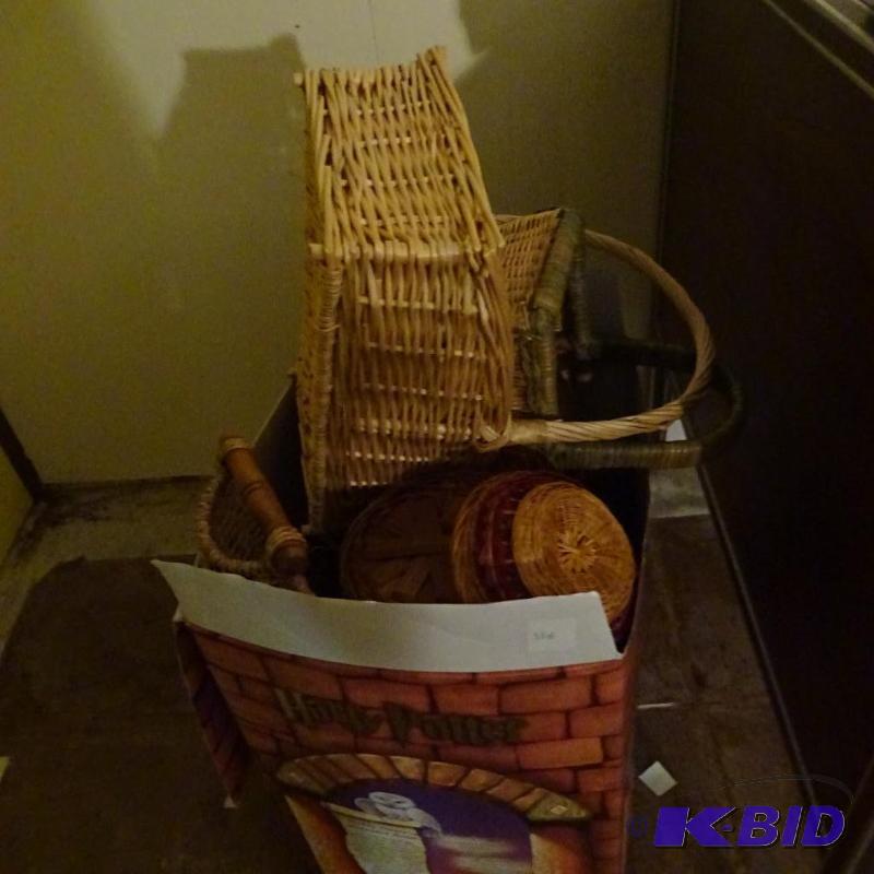 lot 326 image: Misc Wicker Baskets...