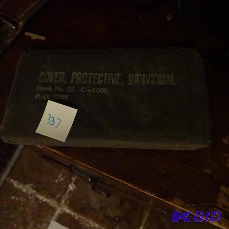 lot 337 image: Vintage Army Protective Cover 72-C-1000...