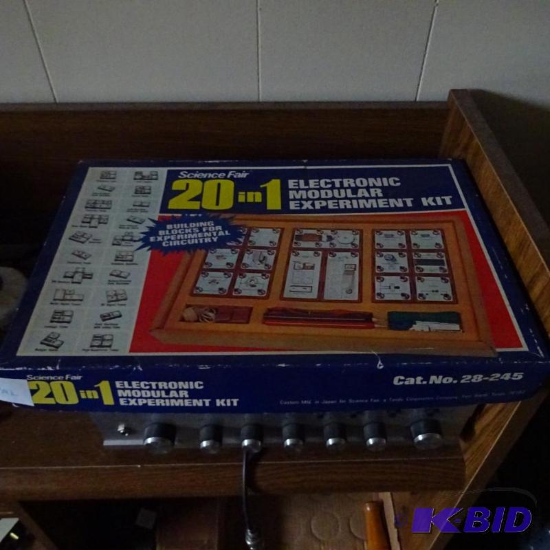 lot 342 image: Science Fair 20 in 1 Electronic Modular Exper...