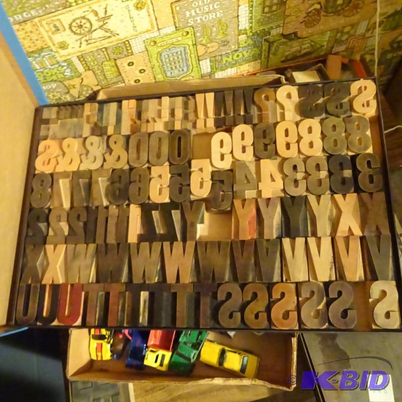 lot 351 image: Vintage Wood Type...