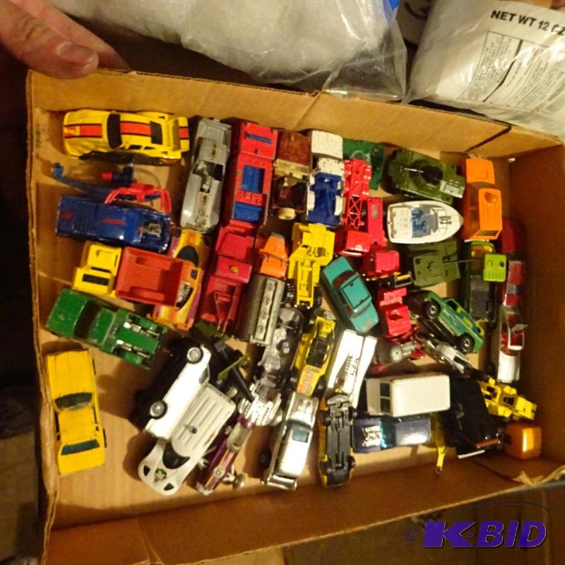lot 352 image: Diecast Vintage Vehicles...