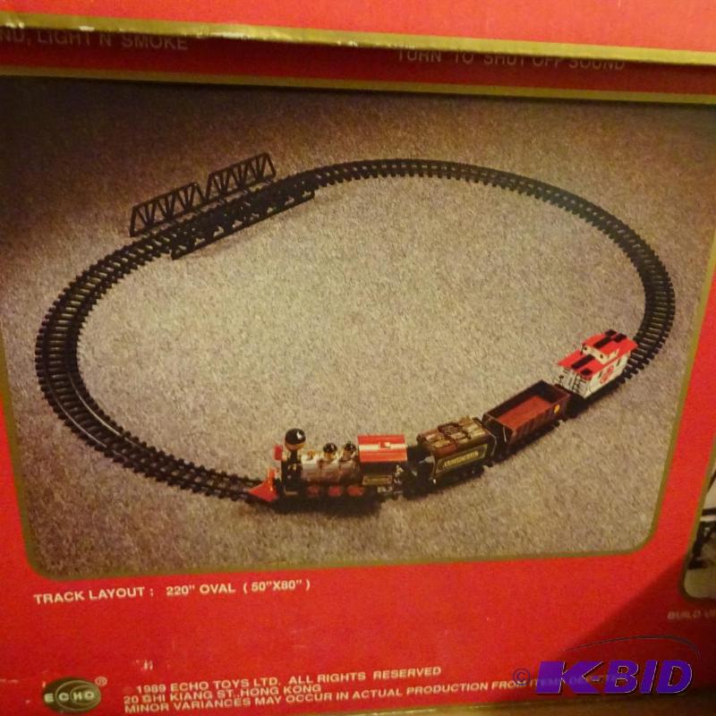 lot 354 image: The Classic Rail Train Set Battery Powered...