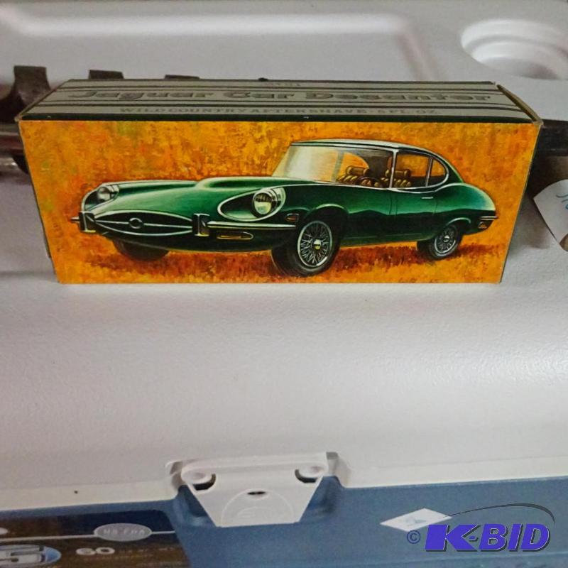 lot 378 image: Avon Jaguar Car Decanter...