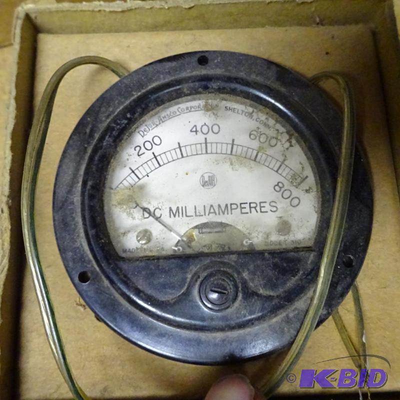 lot 48 image: VIntage DL Milliamd Gauge...