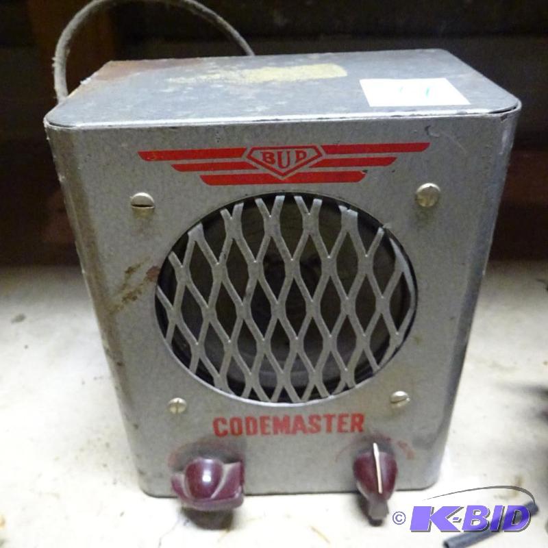 lot 87 image: Bud Codemaster...