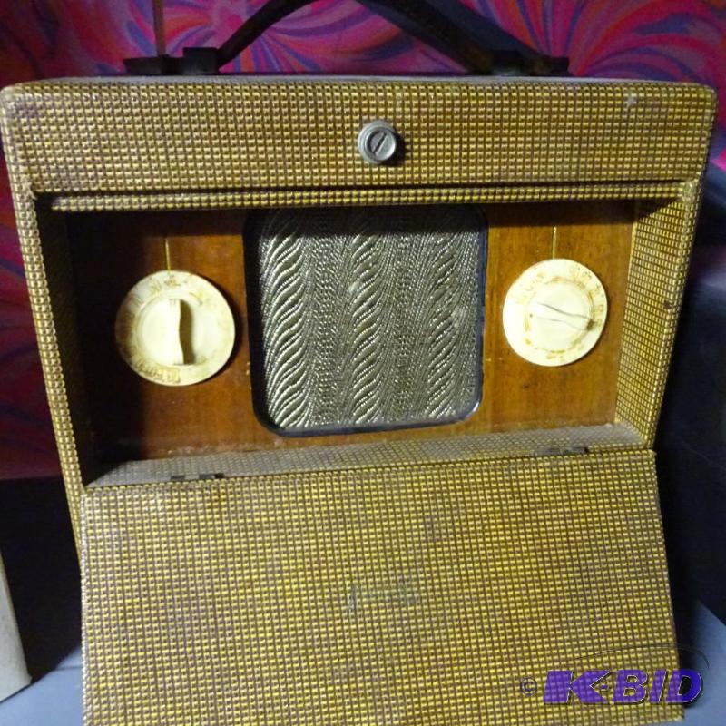 lot 98 image: Model PL-37 VIntage Portable Battery Powered ...