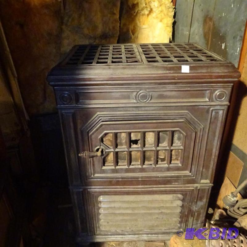 lot 1 image: Vintage cast Iron Wood Stove Porcelian Finis...