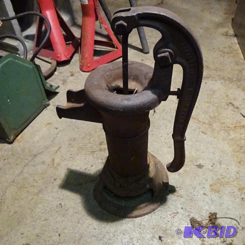 lot 100 image: Vintage Hand Well Pump...