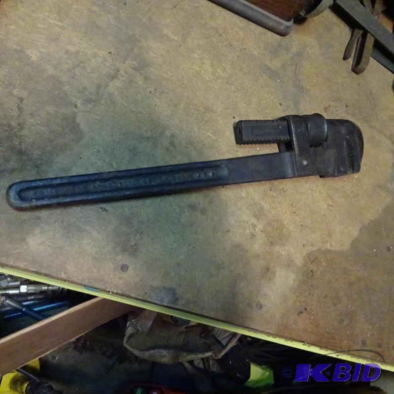 lot 125 image: Vintage 18" Pipe Wrench...