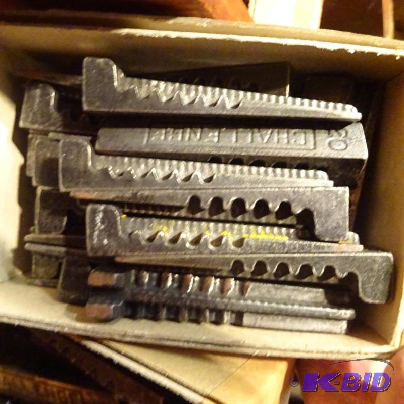 lot 183 image: Challenge Chase Lock Ups...