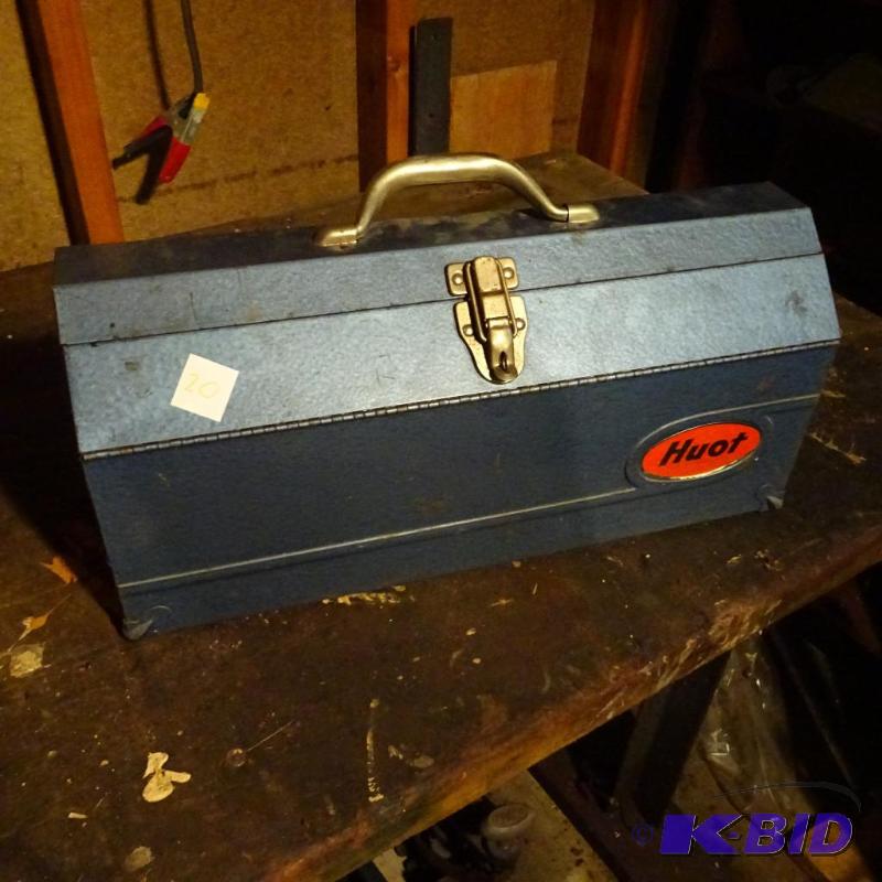 lot 20 image: Hunt Metal Tool Box with Tray. FIlled with Mi...