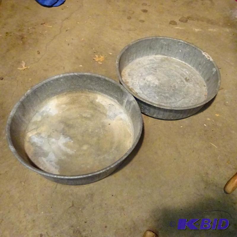 lot 208 image: 2 Gasvanized Pans...