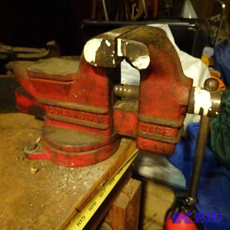 lot 221 image: Columbian Vise. C44. BringTools...