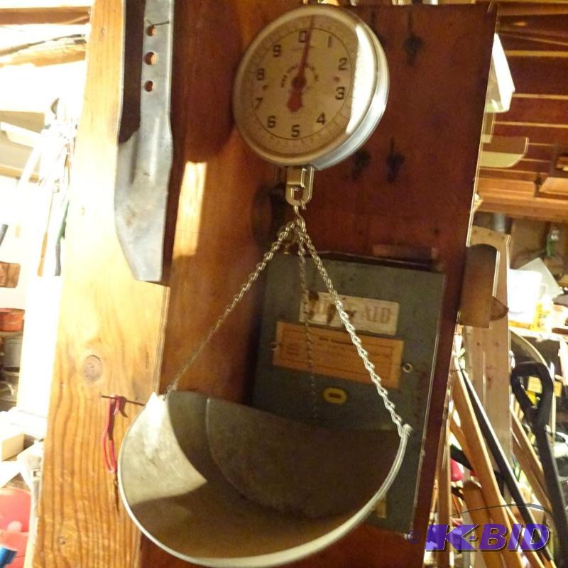 lot 242 image: Vintage Penn Hanging Weight Scale...