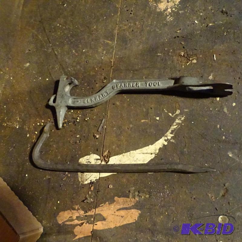 lot 25 image: Elkhart Spanner Tool. Pry Bar...