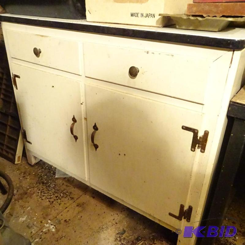 lot 306 image: Vintage Cabinet 2 Drawer and 2 Door 40 X25 X ...