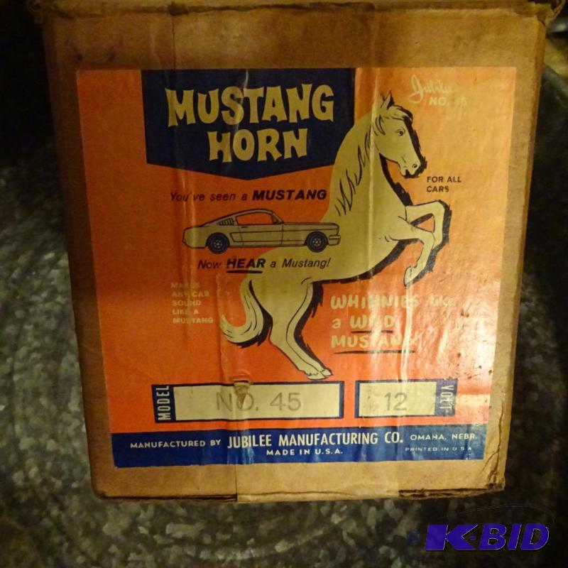 lot 309 image: Mustang Horn. X045 12Volt...