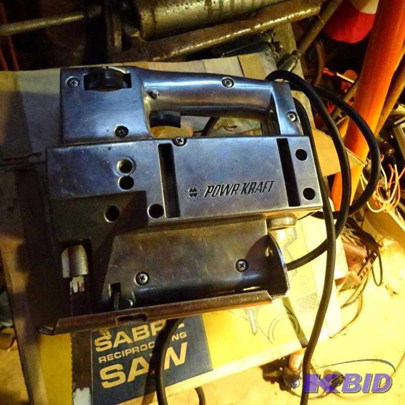 lot 48 image: Wards Power Kraft Saber Saw...