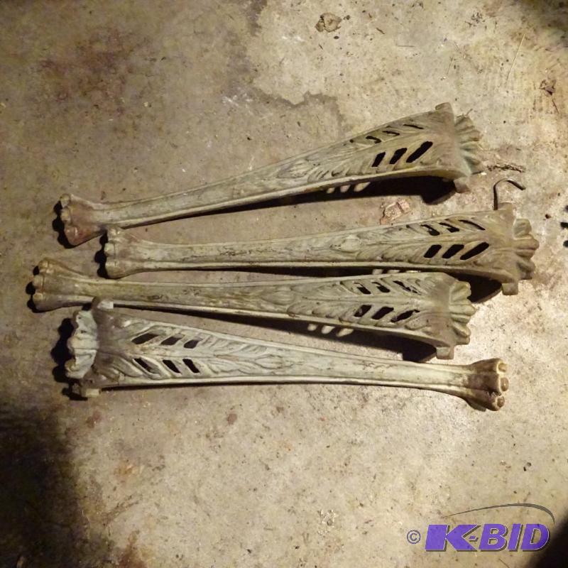 lot 51 image: 4 Vintage Cast Iron Legs...