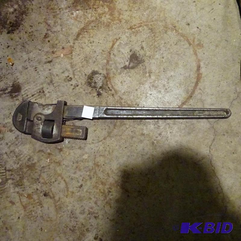 lot 71 image: Vintage24" Pipe Wrench...