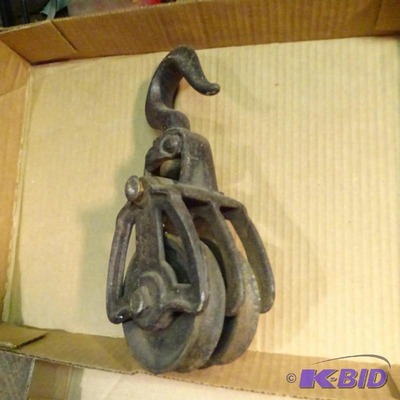 lot 81 image: Double Rope Pulley...