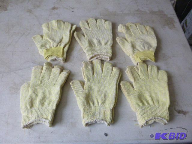 6 Pairs of Gloves One size fits all....