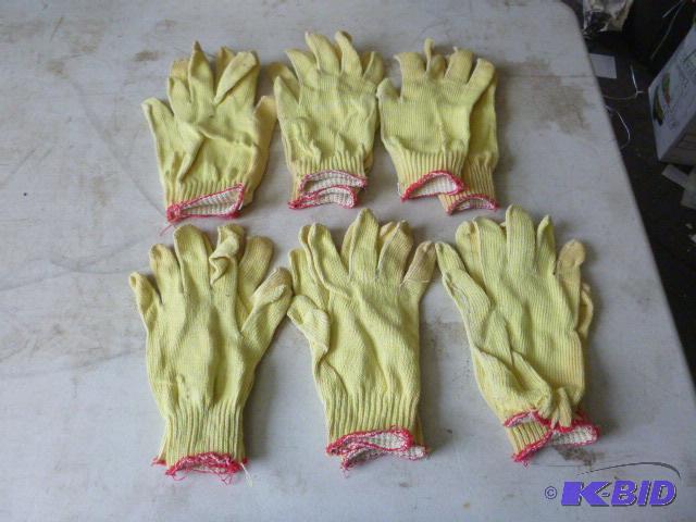 6 Pairs of Gloves One size fits all....