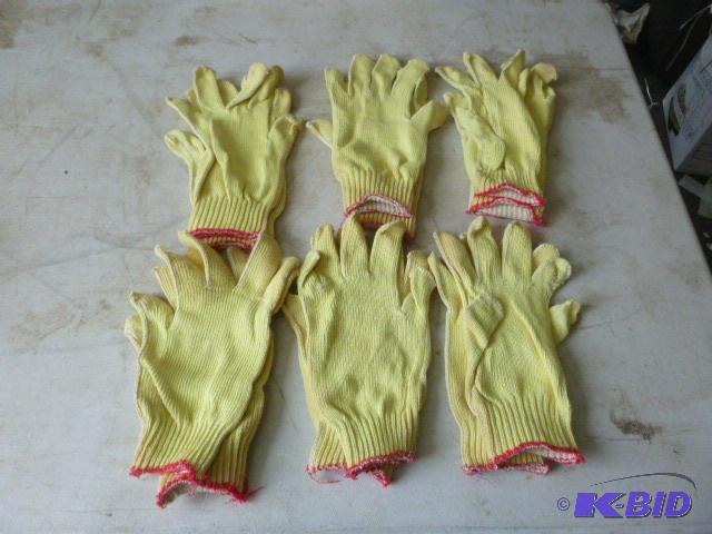 6 Pairs of Gloves One size fits all....
