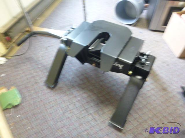 Valley Pull Maxx 5th Wheel Hitch 16,000 lb....