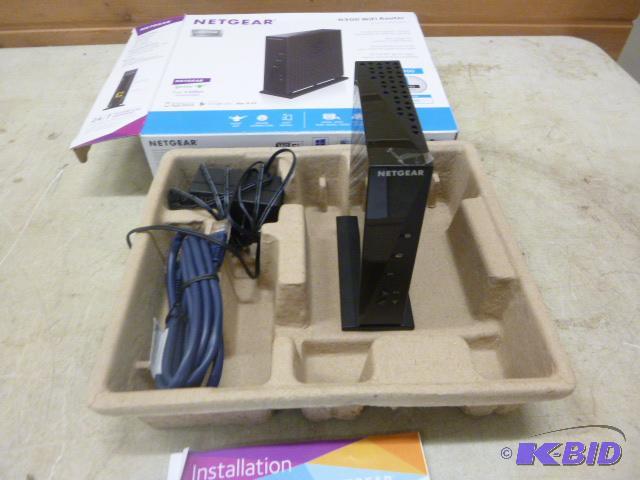 Net Gear N300 WiFi Router Model WNR2000 v5....