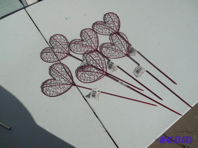 6 Red Heart Yard Ordainment Picks