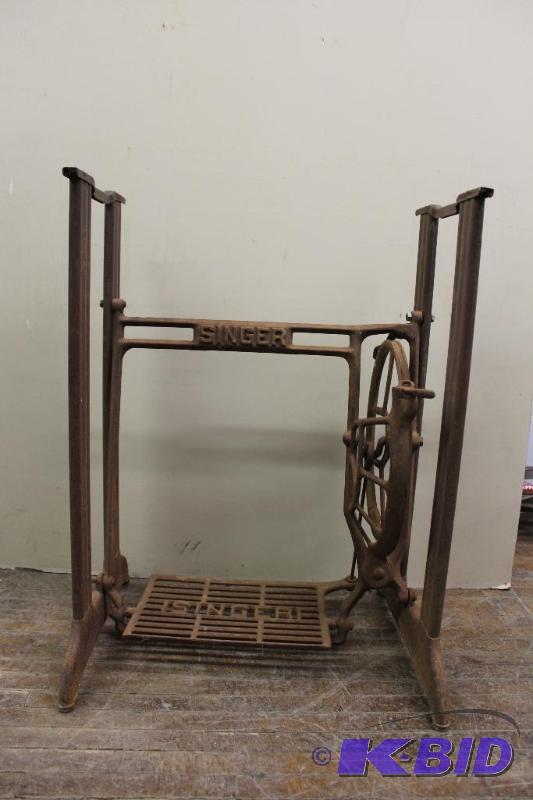 Singer Treadle&nbsp...