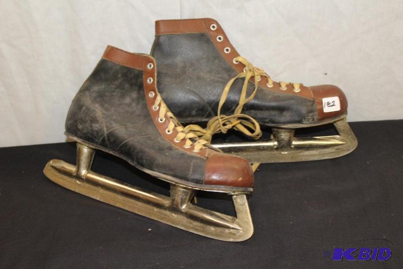 Vintage Union Hardware Co Ice Skates  Great c...