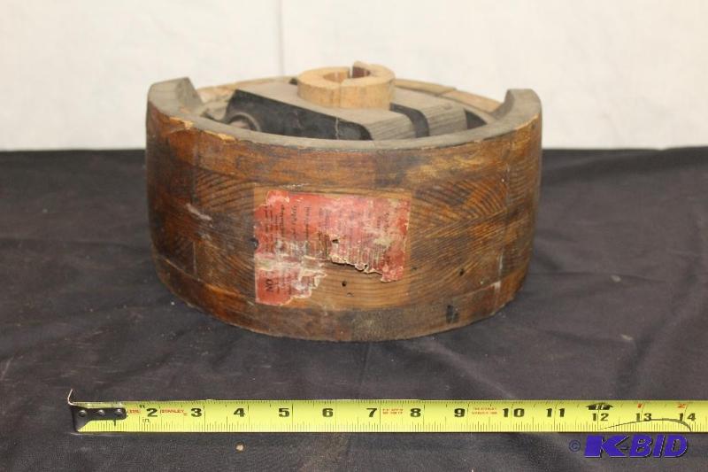 Vintage Wood Thing.......