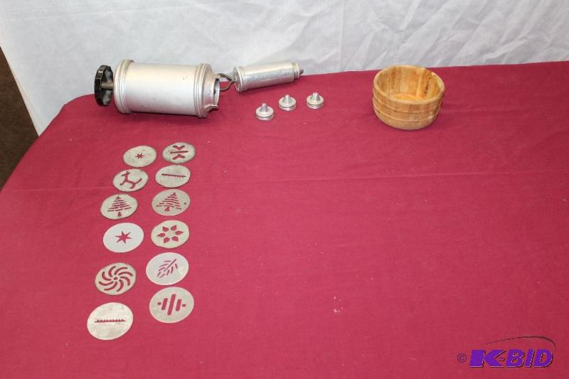 Spritz Cookie Maker and Decorator&nbsp...