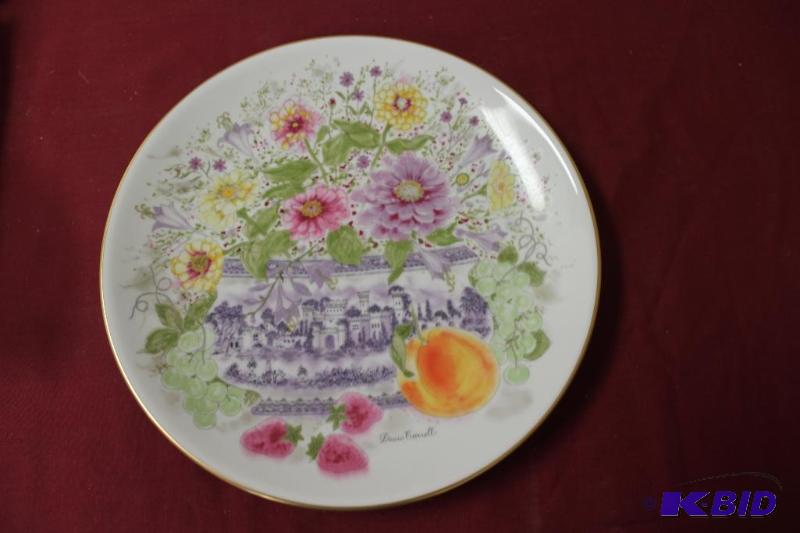 Collectable Plate in Box with Papers&nbsp...