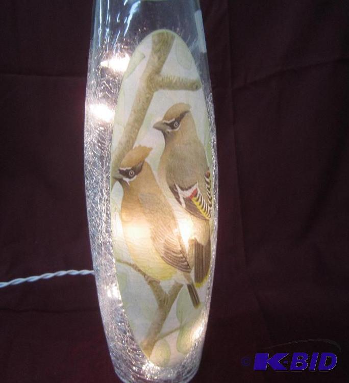lot 399 image: 12 High Lighted Lamp with Birds