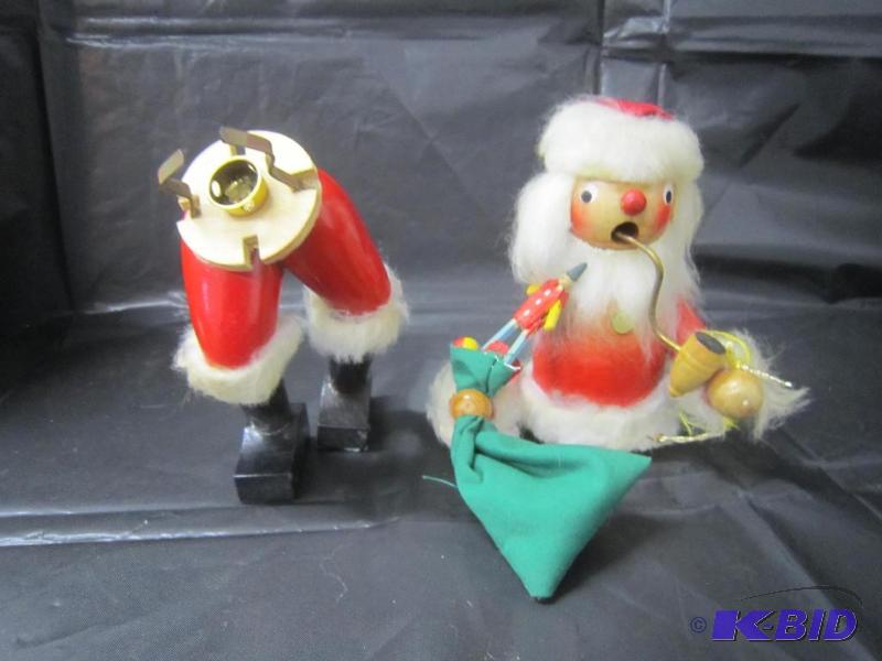 lot 401 image: Vintage Collectible Smoker Santa