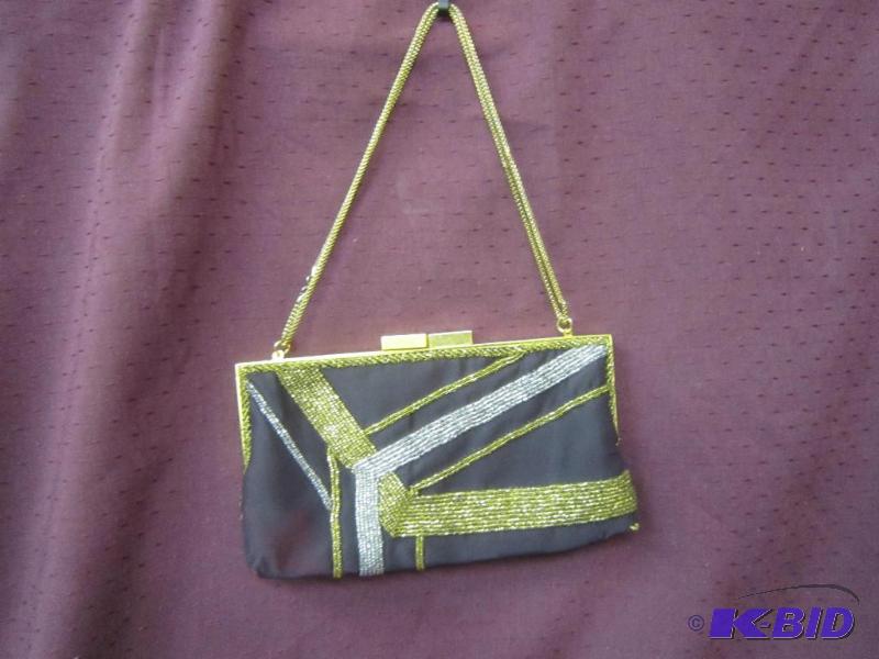 lot 411 image: Black Silver and Gold Purse - Walberg